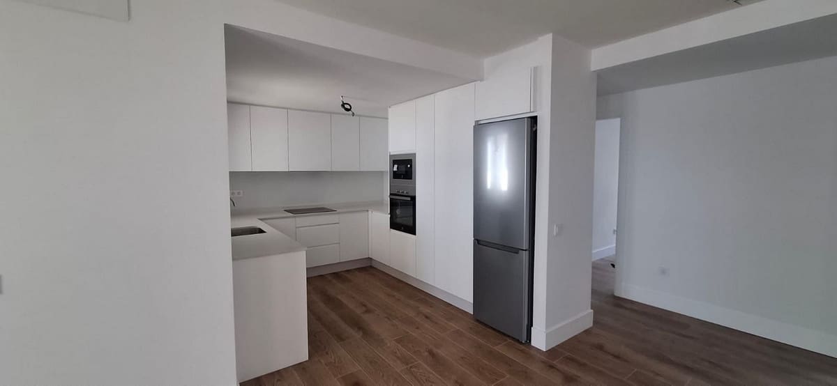 2 bedroom Apartment for sale in Corralejo with pool garage - € 279,000 (Ref: 9431291)