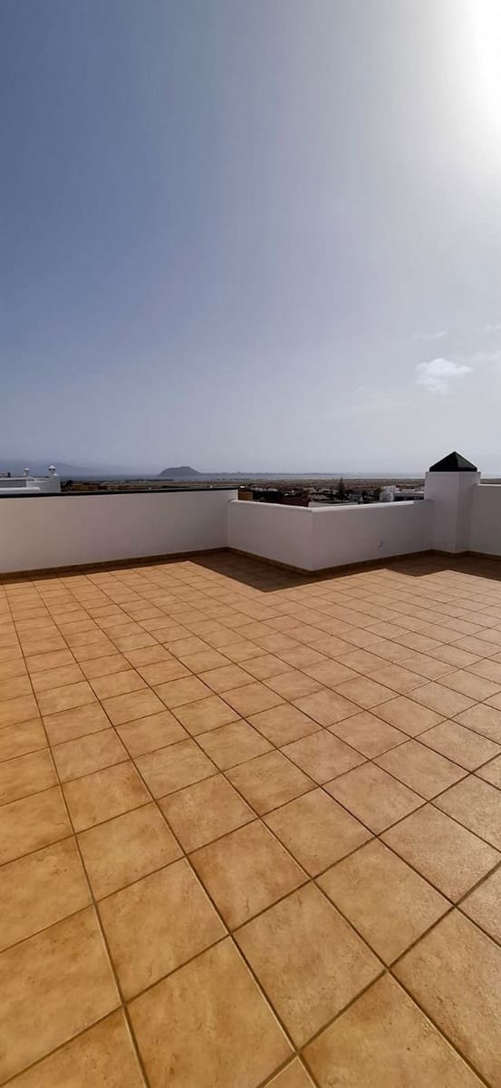 2 bedroom Apartment for sale in Corralejo with pool garage - € 279,000 (Ref: 9431291)