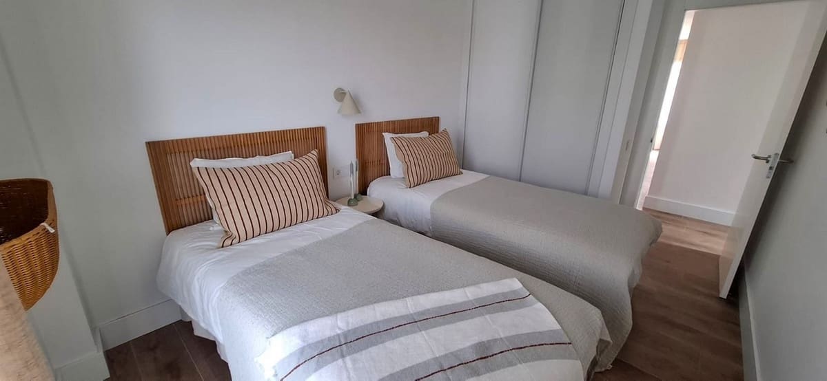 2 bedroom Apartment for sale in Corralejo with pool garage - € 279,000 (Ref: 9431291)