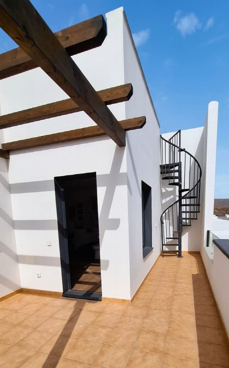 2 bedroom Apartment for sale in La Oliva with pool garage - € 275,500 (Ref: 9431291)