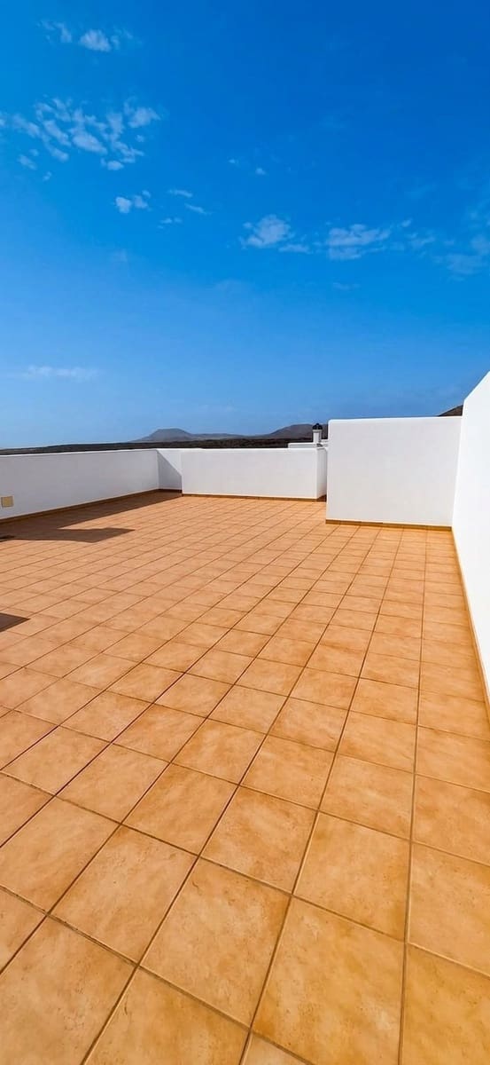 2 bedroom Apartment for sale in La Oliva with pool garage - € 275,500 (Ref: 9431291)