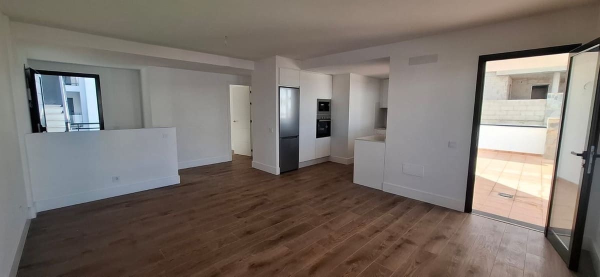 3 slaapkamer Appartement te koop in Corralejo met zwembad garage - € 335.000 (Ref: 9431292)