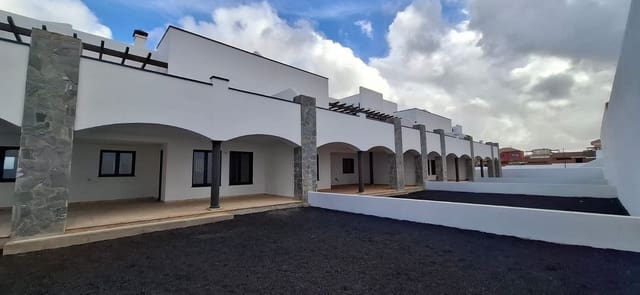3 slaapkamer Appartement te koop in Corralejo, La Oliva met zwembad garage - € 340.000 (Ref: 9431292)