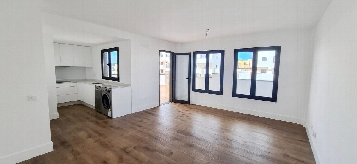 3 bedroom Apartment for sale in La Oliva with pool garage - € 340,000 (Ref: 9431292)