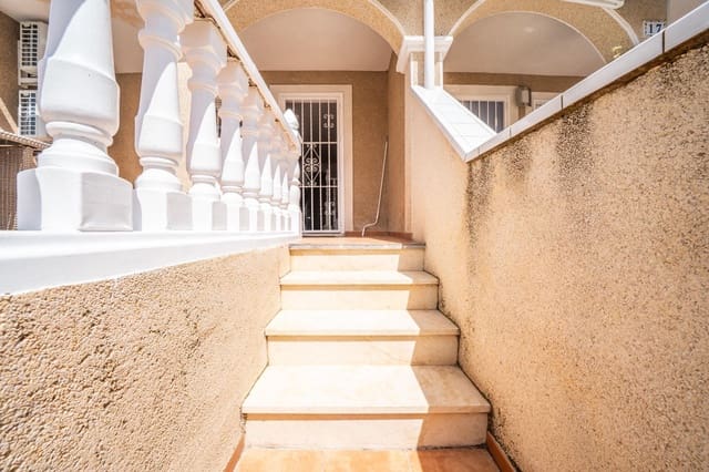 4 sypialnia Dom blizniak na sprzedaż w La Florida, Orihuela z basenem - 243 000 € (Ref: 9431300)