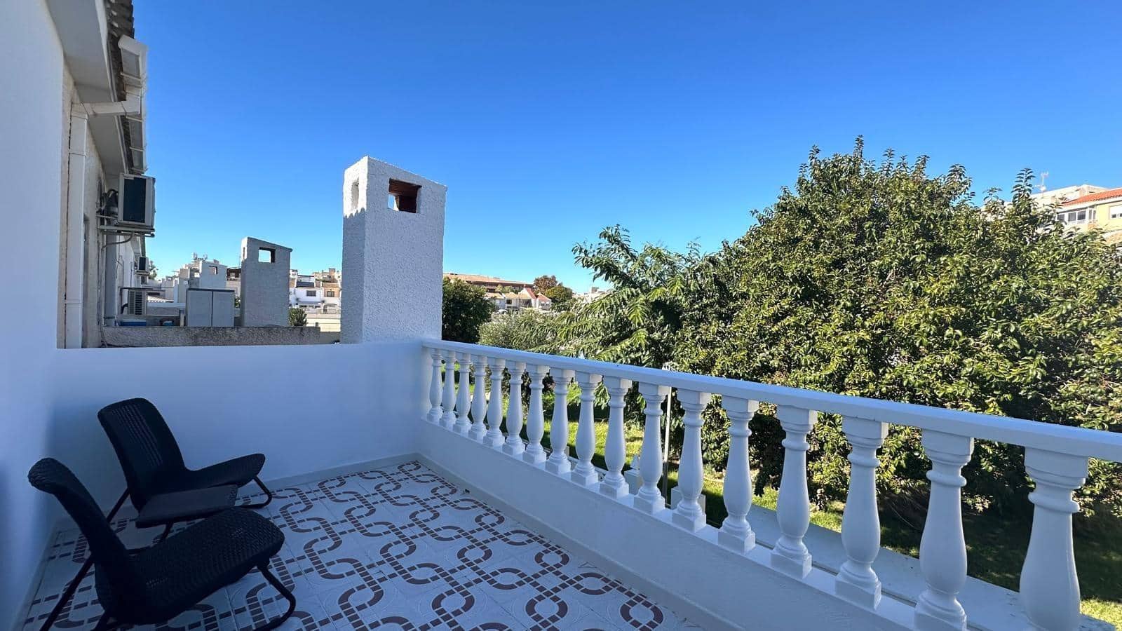 3 soveværelse Byhus til salg i Torrevieja med swimmingpool - € 249.900 (Ref: 9431306)