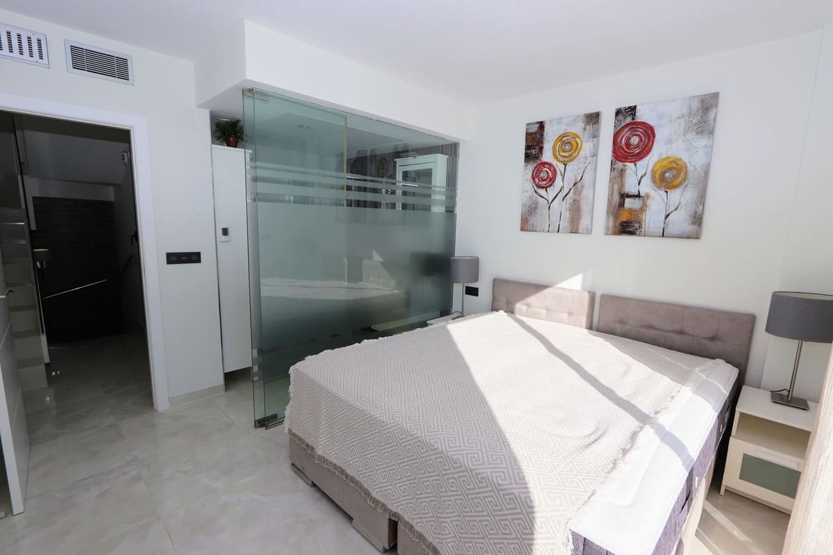 3 bedroom Villa for sale in Orihuela Costa with pool garage - € 389,000 (Ref: 9431849)