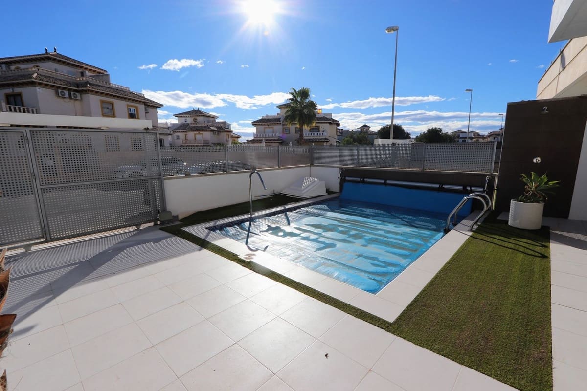 3 bedroom Villa for sale in Orihuela Costa with pool garage - € 389,000 (Ref: 9431849)