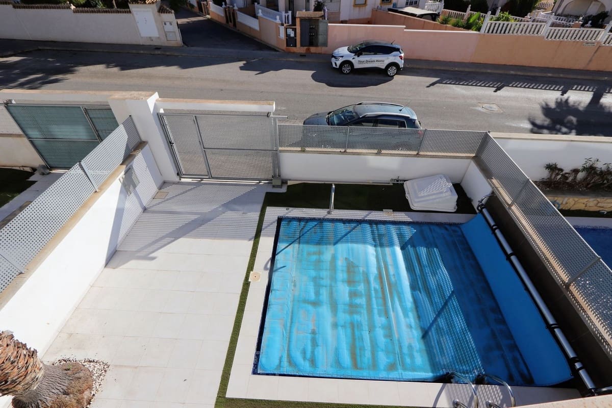 3 bedroom Villa for sale in Orihuela Costa with pool garage - € 389,000 (Ref: 9431849)