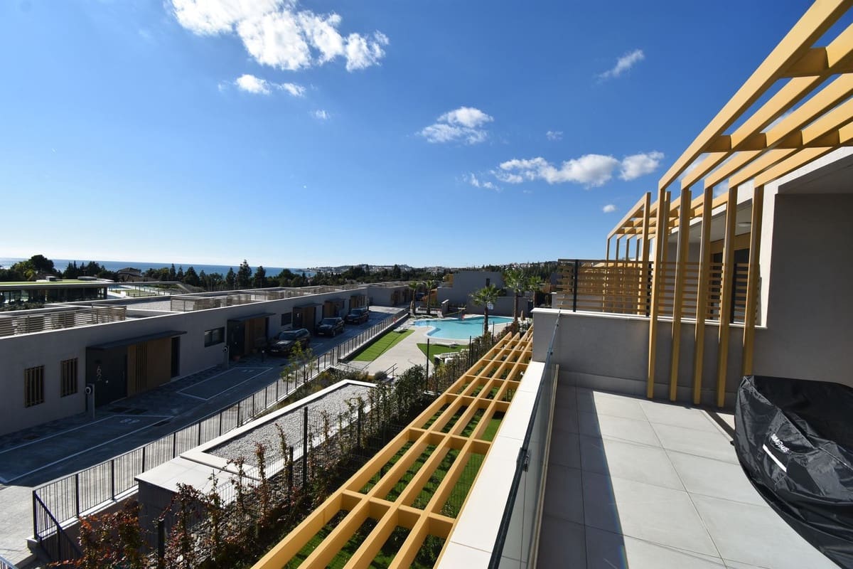 4 bedroom Townhouse for sale in Mijas Costa with pool - € 1,099,999 (Ref: 9433290)
