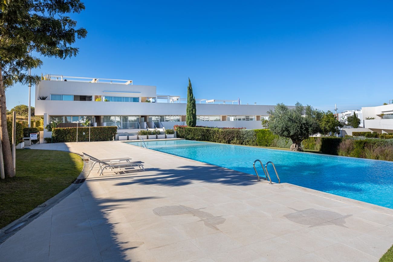 3 sypialnia Apartament na sprzedaż w Torrevieja z basenem garażem - 340 000 € (Ref: 9433292)