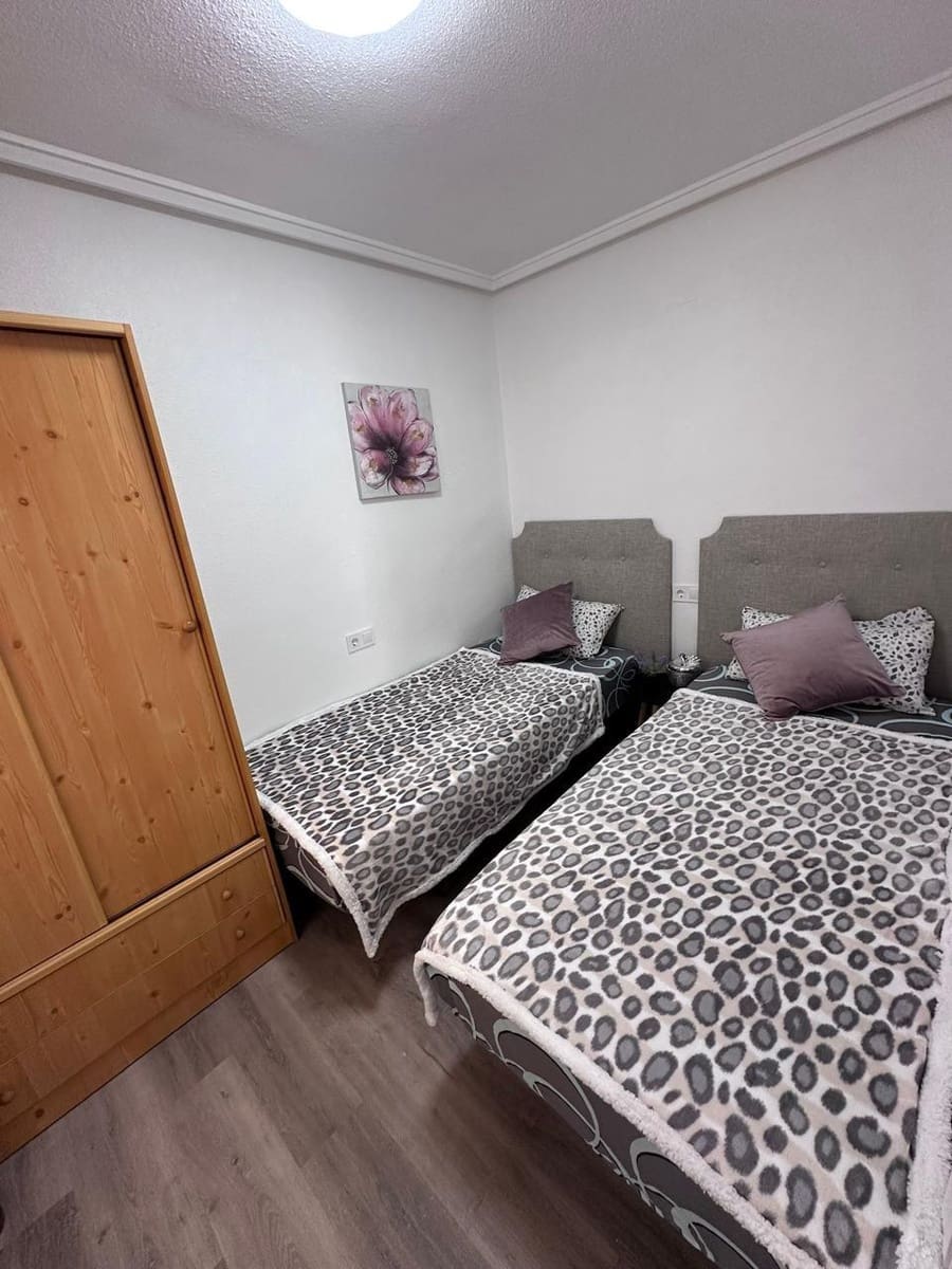 2 soveværelse Lejlighed til salg i Torrevieja med swimmingpool - € 182.000 (Ref: 9437090)