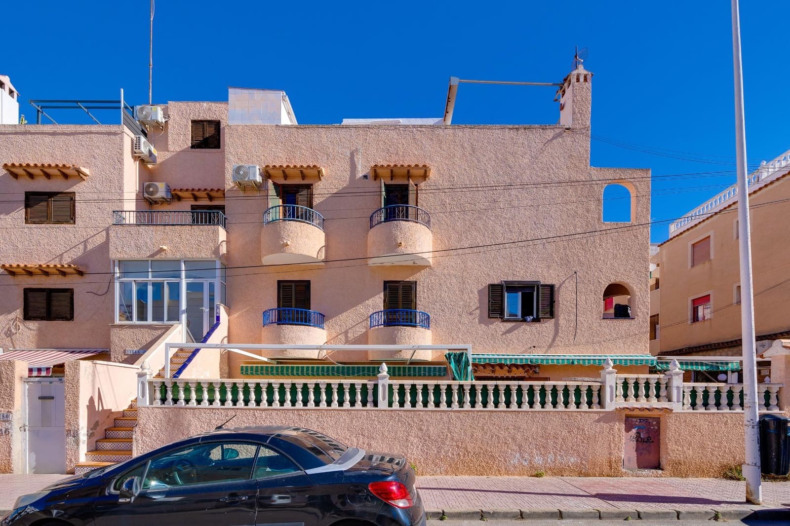3 bedroom Bungalow for sale in Torrevieja - € 165,000 (Ref: 9437092)