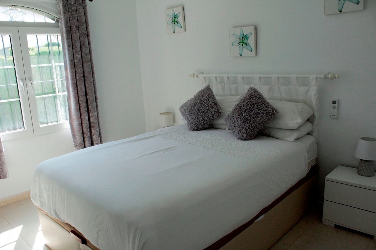 3 bedroom Villa for sale in Orihuela Costa with pool garage - € 329,990 (Ref: 9437093)