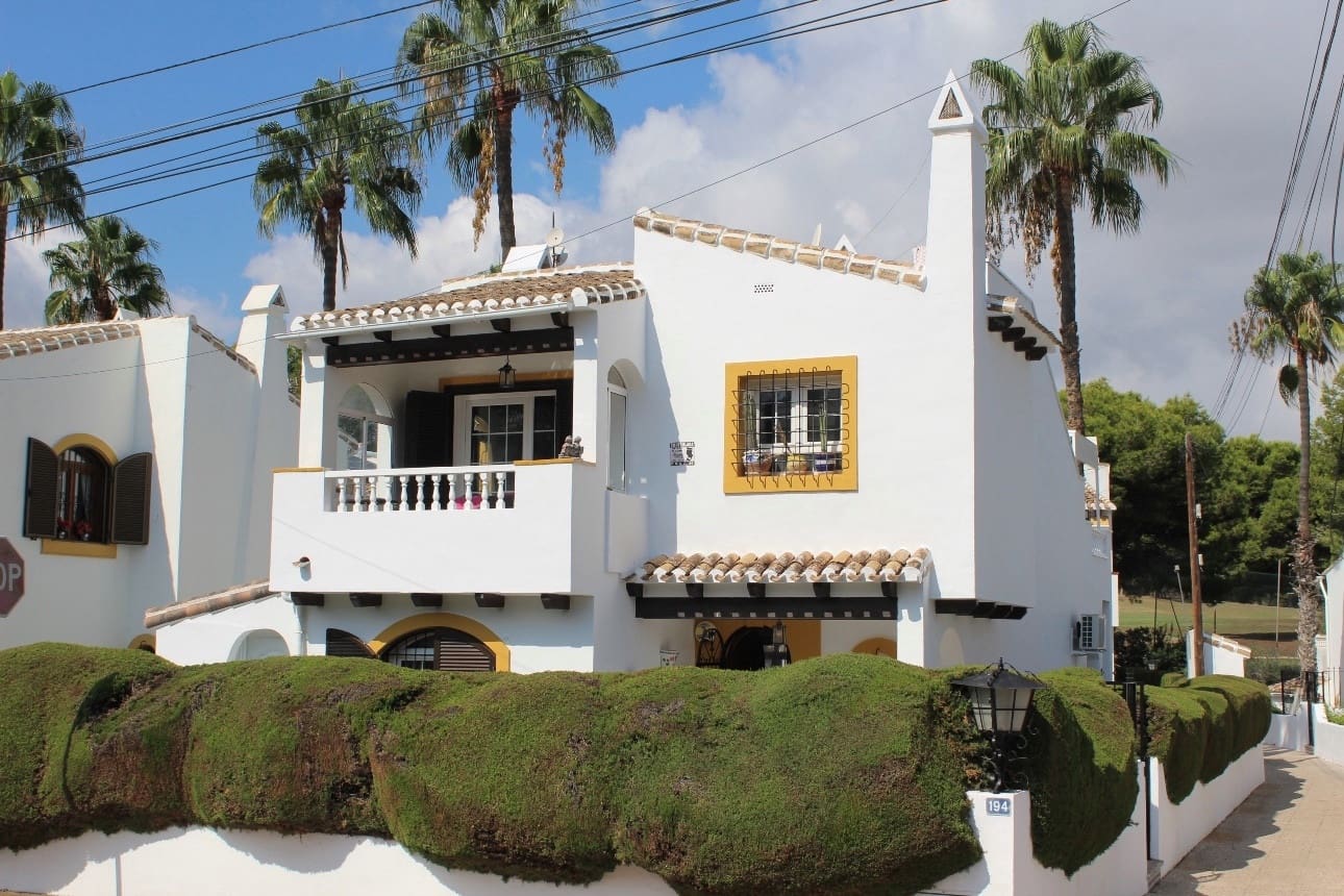 3 bedroom Villa for sale in Orihuela Costa with pool garage - € 329,990 (Ref: 9437093)