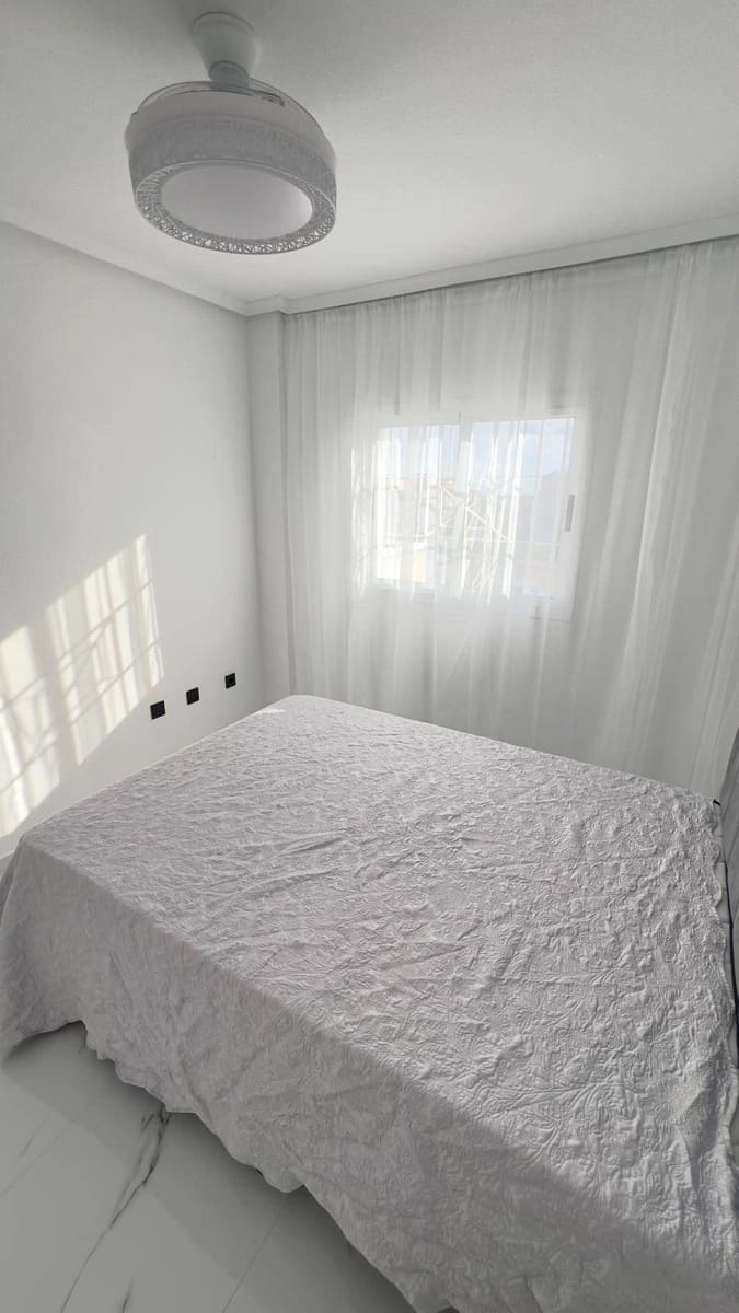 1 sovrum Takvåning till salu i Orihuela Costa med pool - 170 000 € (Ref: 9439957)