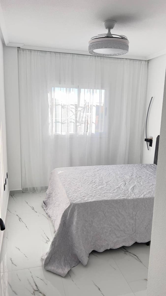 1 sovrum Takvåning till salu i Orihuela Costa med pool - 170 000 € (Ref: 9439957)