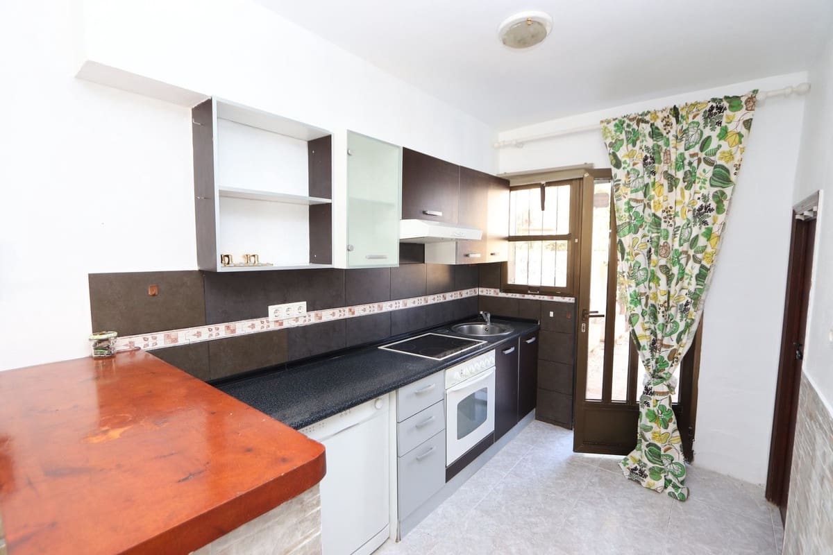 3 sovrum Semi-fristående Villa till salu i Los Balcones - 165 000 € (Ref: 9439958)