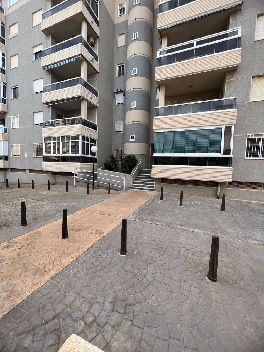 2 bedroom Townhouse for sale in Torrevieja with pool - € 195,999 (Ref: 9441374)