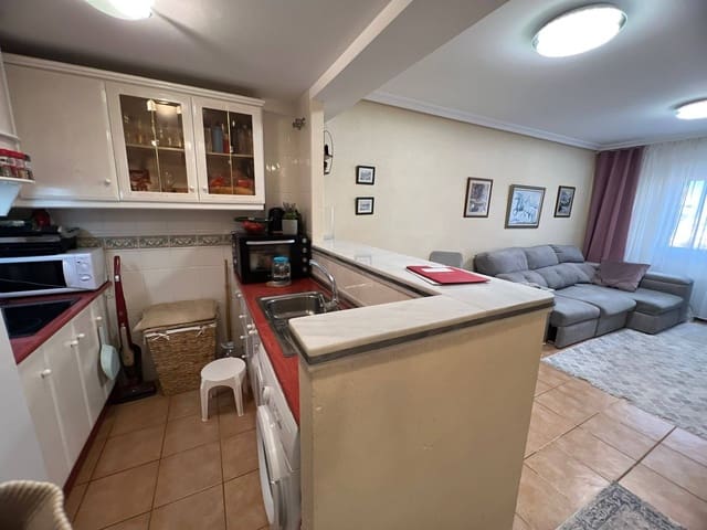 Piso de 2 habitaciones en Aguas Nuevas, Torrevieja en venta con piscina - 195.999 € (Ref: 9441374)