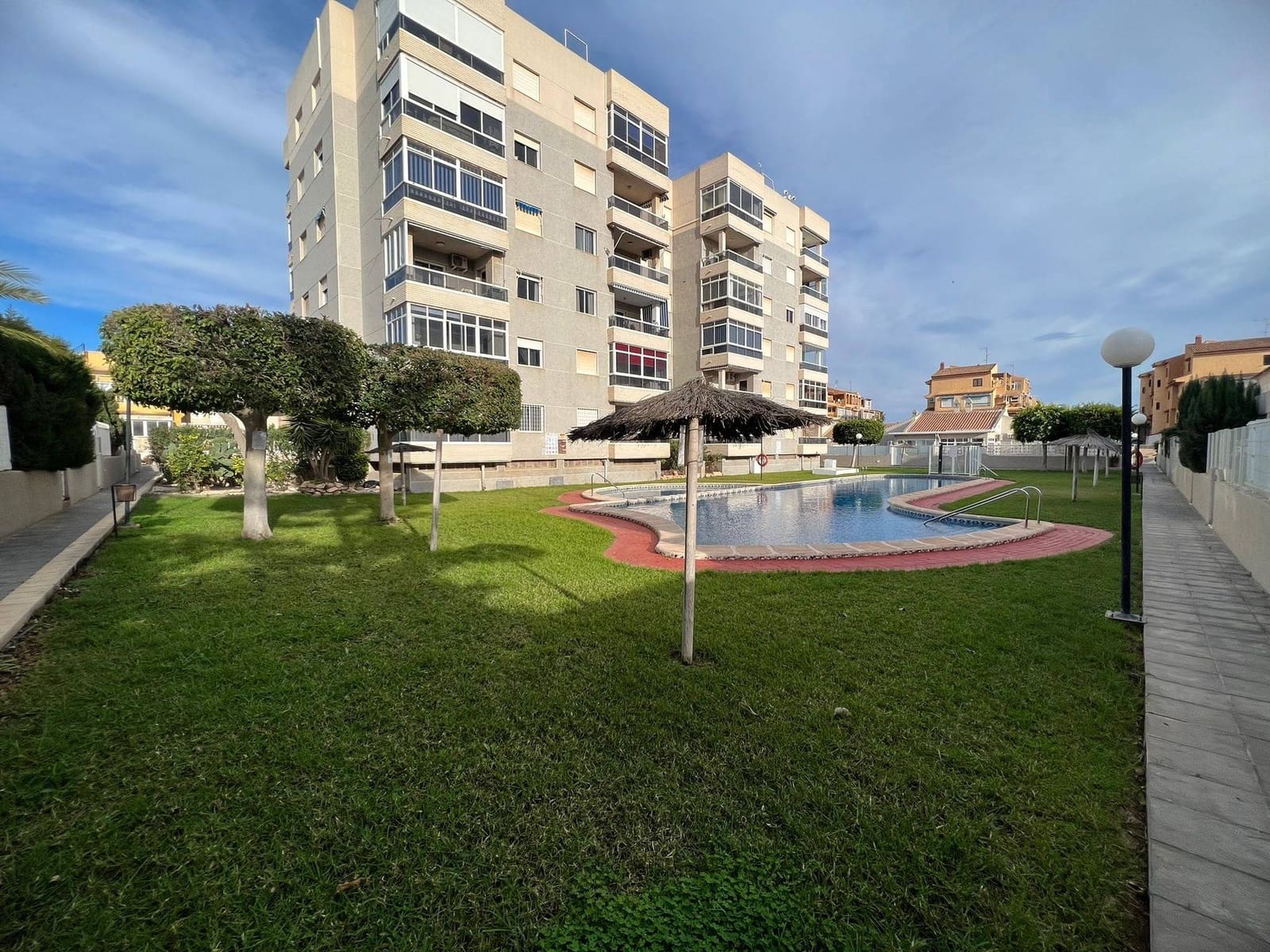 2 bedroom Townhouse for sale in Torrevieja with pool - € 195,999 (Ref: 9441374)