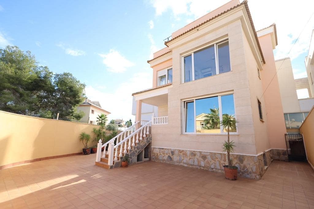 Chalet de 4 habitaciones en Orihuela Costa en venta con garaje - 284.900 € (Ref: 9446197)