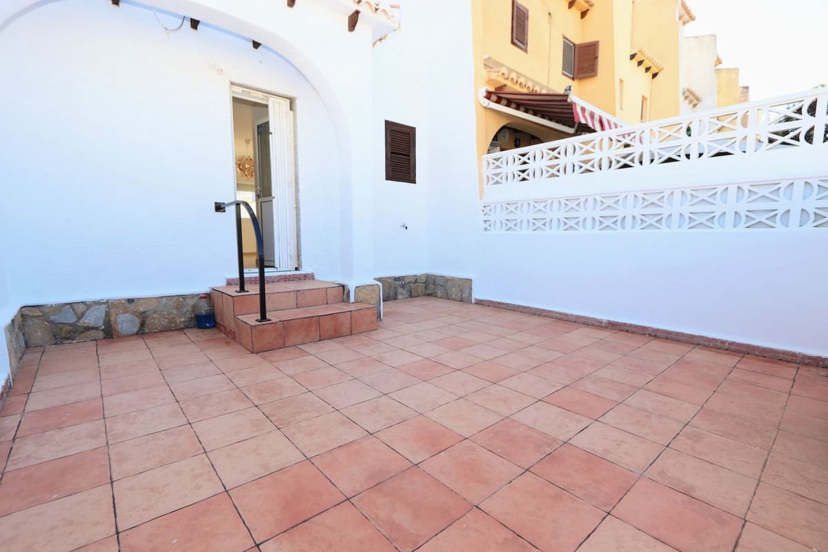 2 sypialnia Dom na sprzedaż w Los Balcones z basenem - 160 000 € (Ref: 9446206)