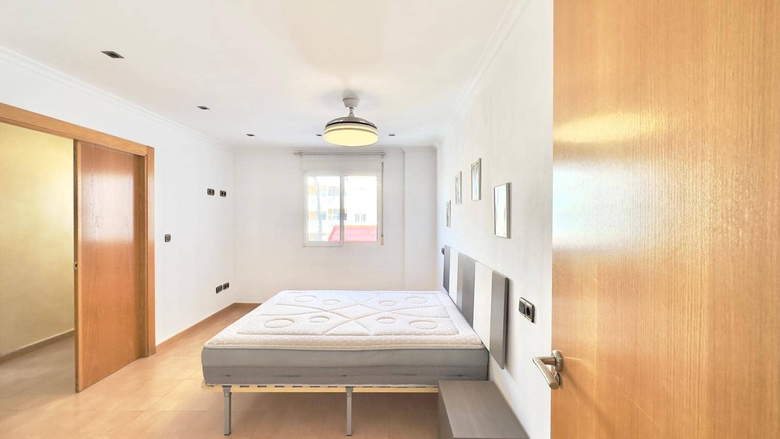 Apartamento de 3 habitaciones en Torrevieja en venta - 209.900 € (Ref: 9448693)