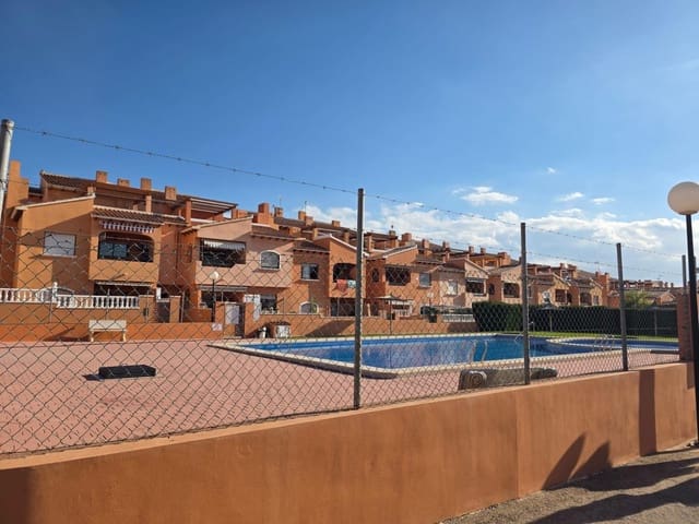 2 bedroom Bungalow for sale in Aguas Nuevas, Torrevieja with pool garage - € 165,000 (Ref: 9448697)