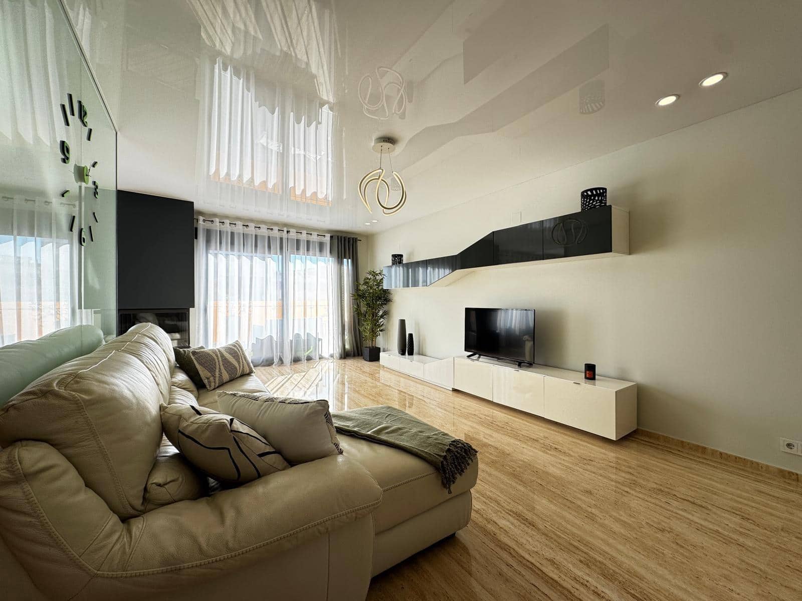 4 soverom Penthouse til salgs i Torrevieja med svømmebasseng - € 529 900 (Ref: 9448698)