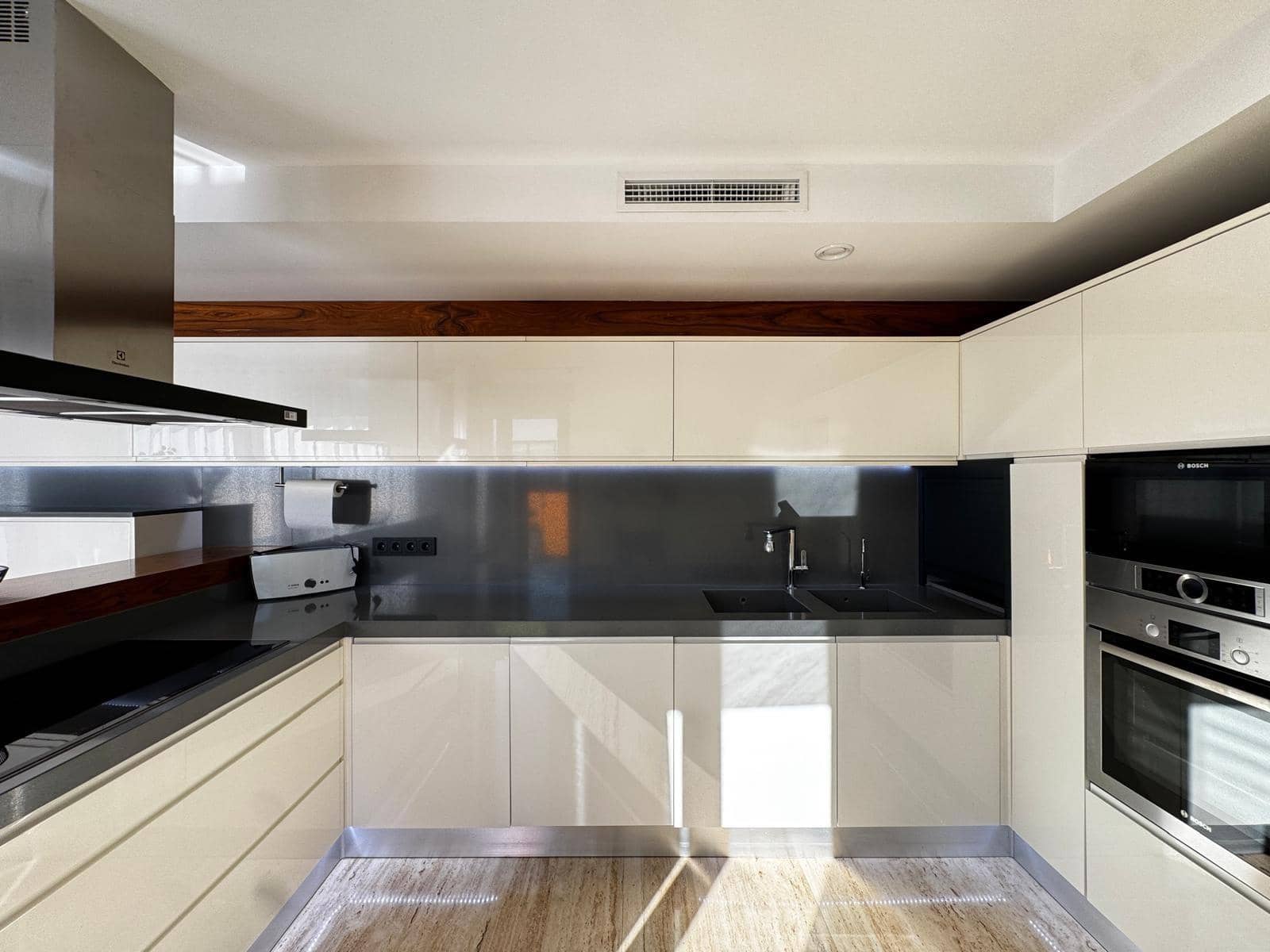 4 soverom Penthouse til salgs i Torrevieja med svømmebasseng - € 529 900 (Ref: 9448698)