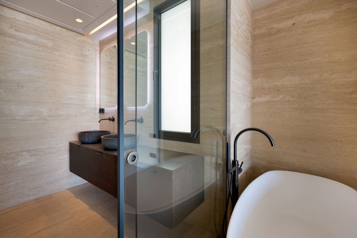 2 bedroom Apartment for sale in Estepona with pool - € 3,003,000 (Ref: 9451525)