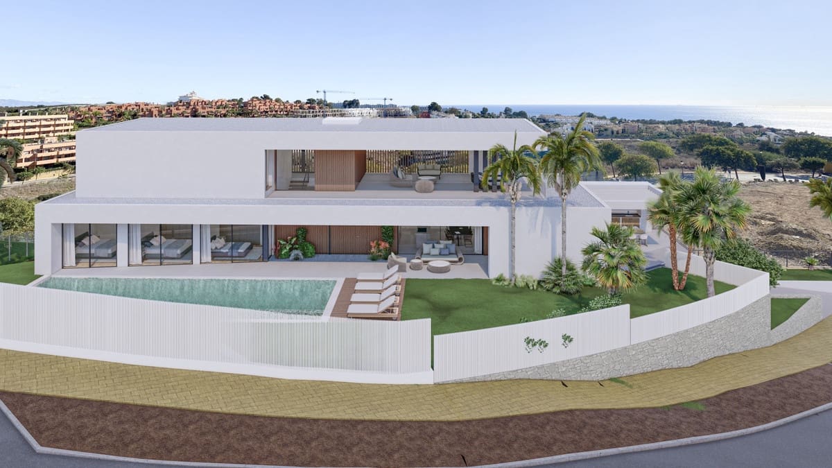 4 bedroom Villa for sale in Manilva with pool - € 3,000,000 (Ref: 9451532)