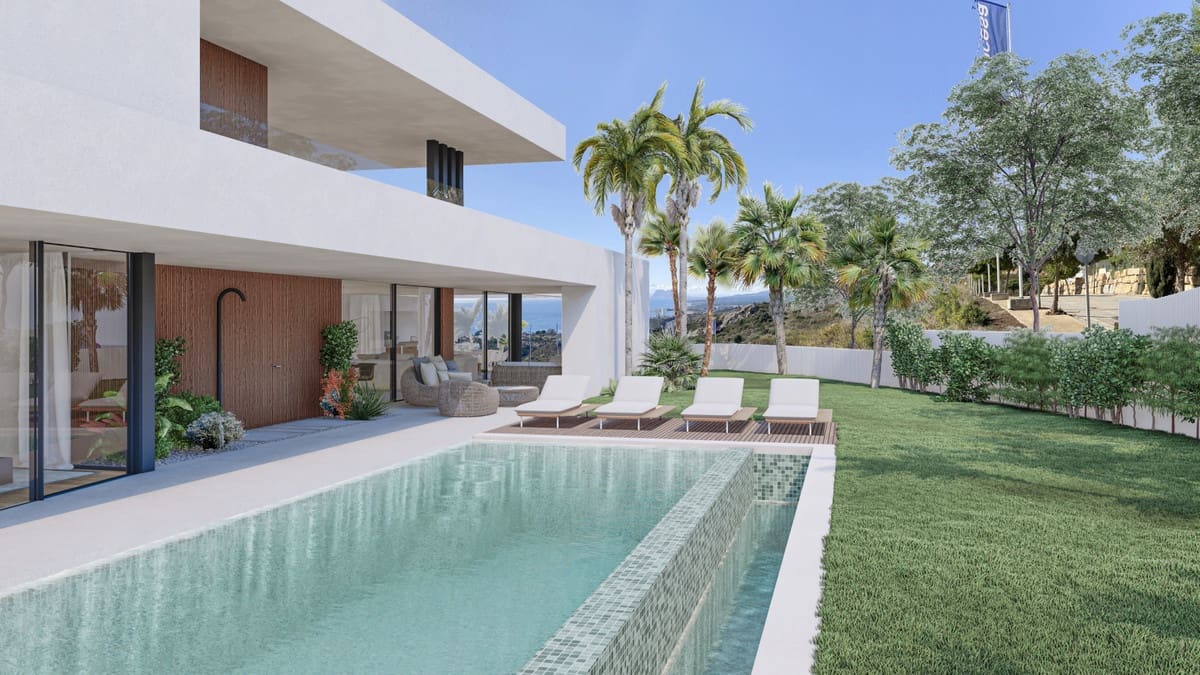 4 bedroom Villa for sale in Manilva with pool - € 3,000,000 (Ref: 9451532)