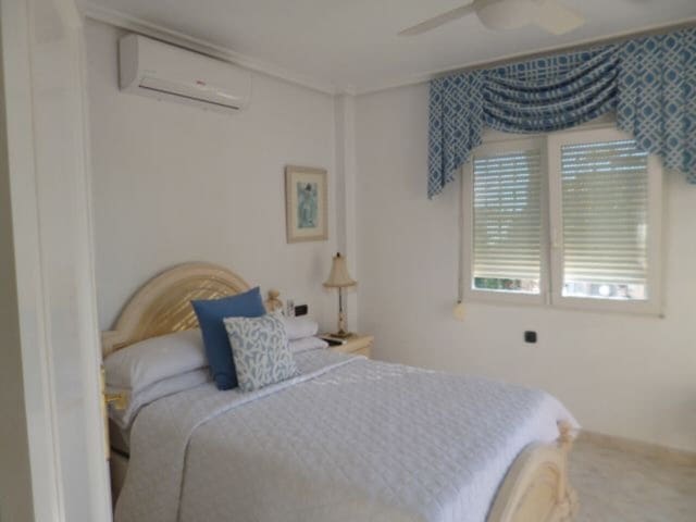 3 sovrum Villa till salu i La Zenia, Orihuela med pool - 390 000 € (Ref: 9452002)