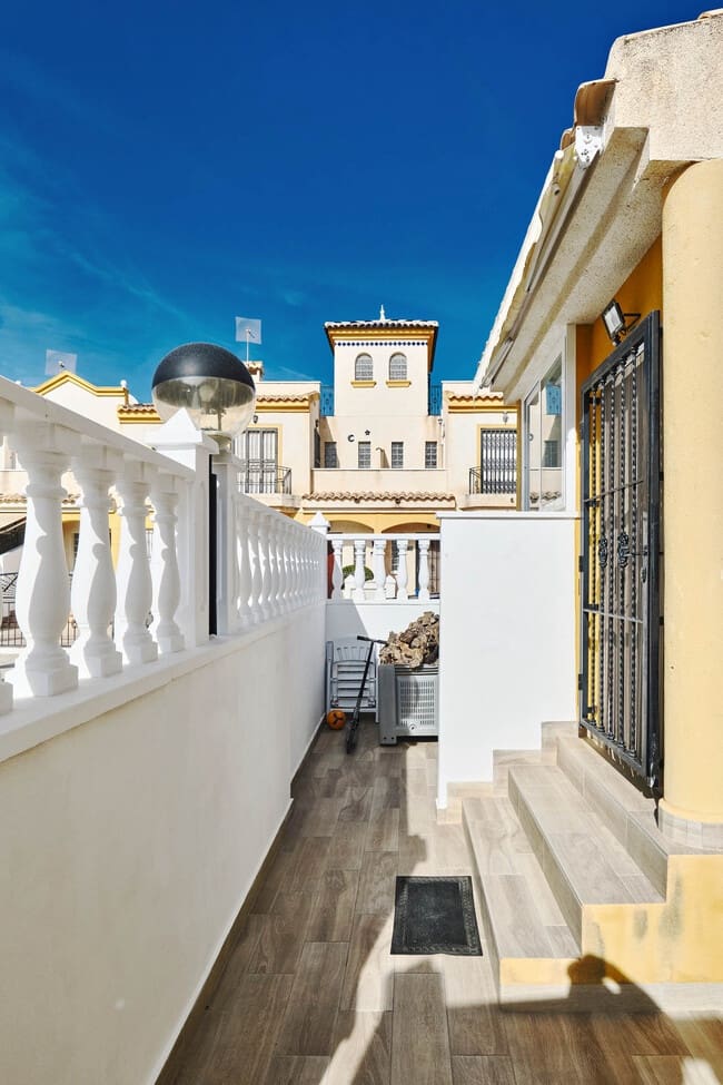 3 makuuhuone Paritalo myytävänä paikassa Guardamar del Segura - 199 900 € (Ref: 9452766)