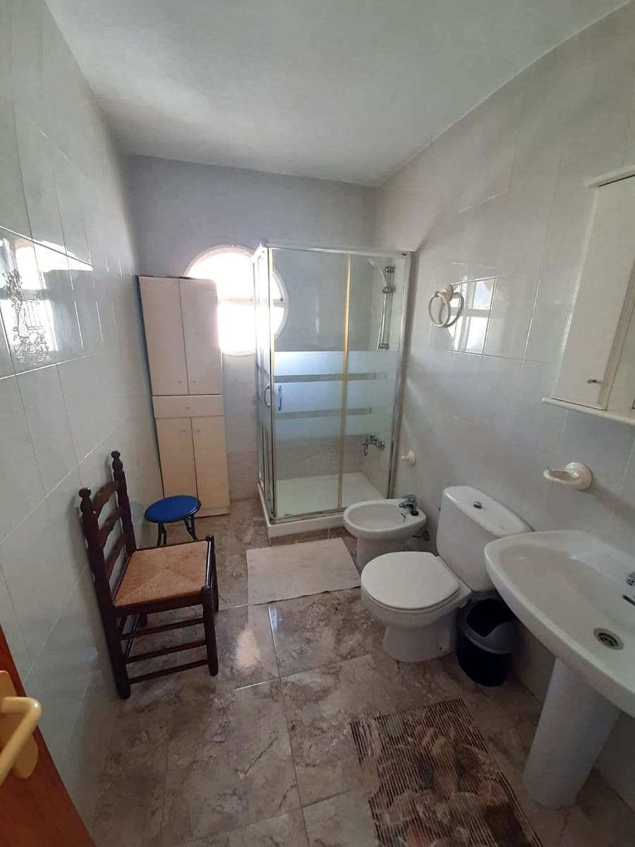 4 bedroom Bungalow for sale in Torrevieja with garage - € 189,000 (Ref: 9453210)