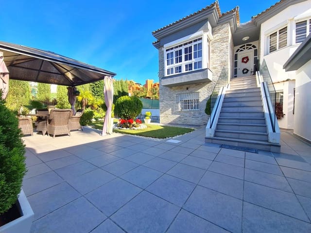 3 chambre Villa/Maison à vendre à Zona Calvario, Estepona - 1 150 000 € (Ref: 9453213)