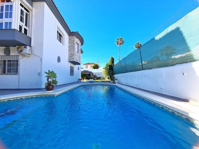 3 chambre Villa/Maison à vendre à Zona Calvario, Estepona - 1 150 000 € (Ref: 9453213)