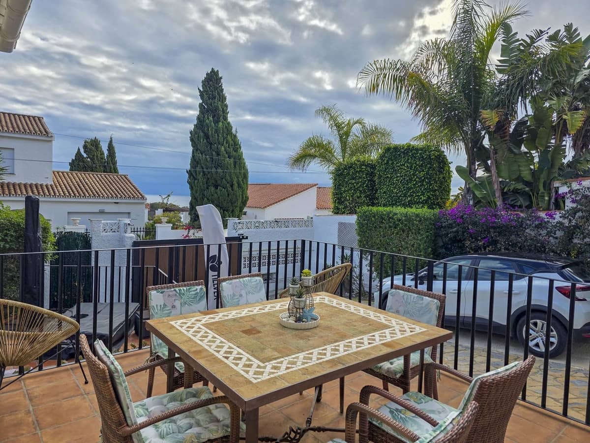 4 chambre Villa/Maison à vendre à La Duquesa / Puerto de la Duquesa avec piscine garage - 860 000 € (Ref: 9453215)