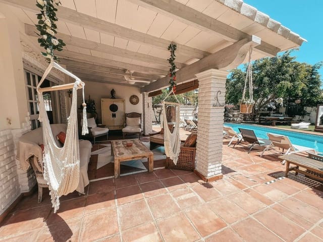 5 slaapkamer Villa te koop in Casco Antiguo, Marbella - € 1.600.000 (Ref: 9453218)
