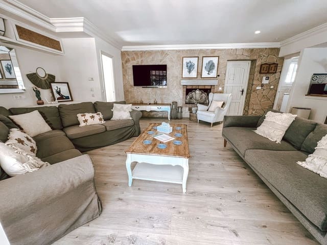 5 slaapkamer Villa te koop in Casco Antiguo, Marbella - € 1.600.000 (Ref: 9453218)