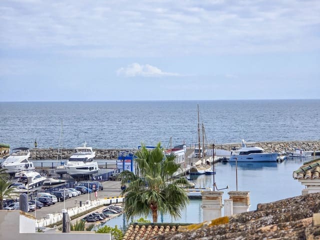 2 makuuhuone Kattohuoneisto myytävänä paikassa La Duquesa / Puerto de la Duquesa, Manilva - 320 000 € (Ref: 9453221)
