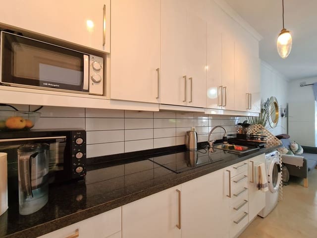 1 sovrum Lägenhet till salu i Manilva Pueblo, Manilva med pool - 213 000 € (Ref: 9453222)