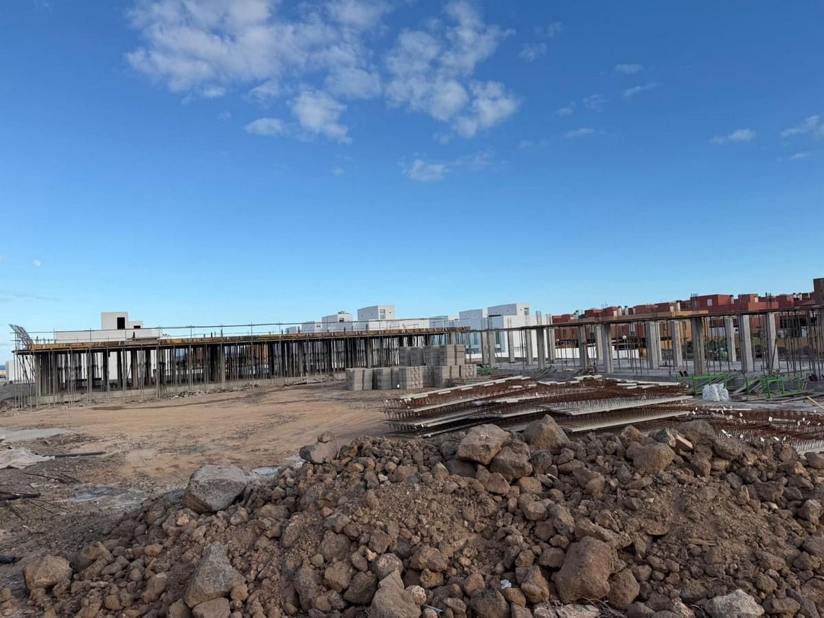 2 quarto Apartamento para venda em Corralejo com piscina - 289 000 € (Ref: 9459757)