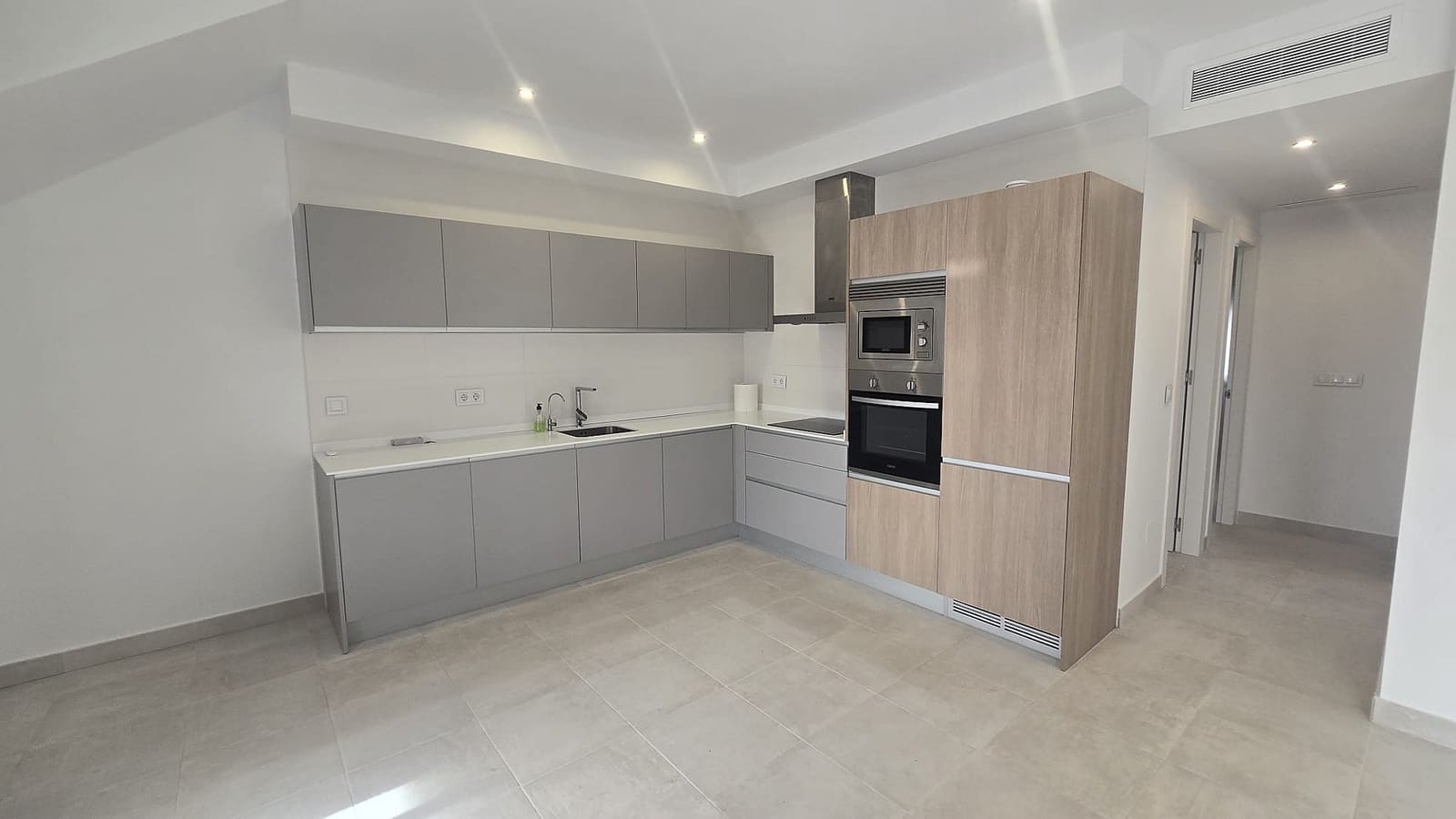 Ático de 2 habitaciones en Pilar de la Horadada en venta - 262.500 € (Ref: 9459761)