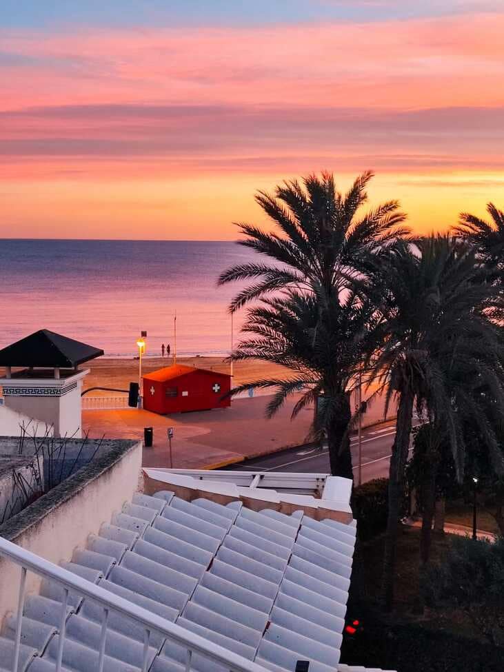 2 soveværelse Strandlejlighed til salg i Torrevieja med swimmingpool garage - € 269.000 (Ref: 9459764)