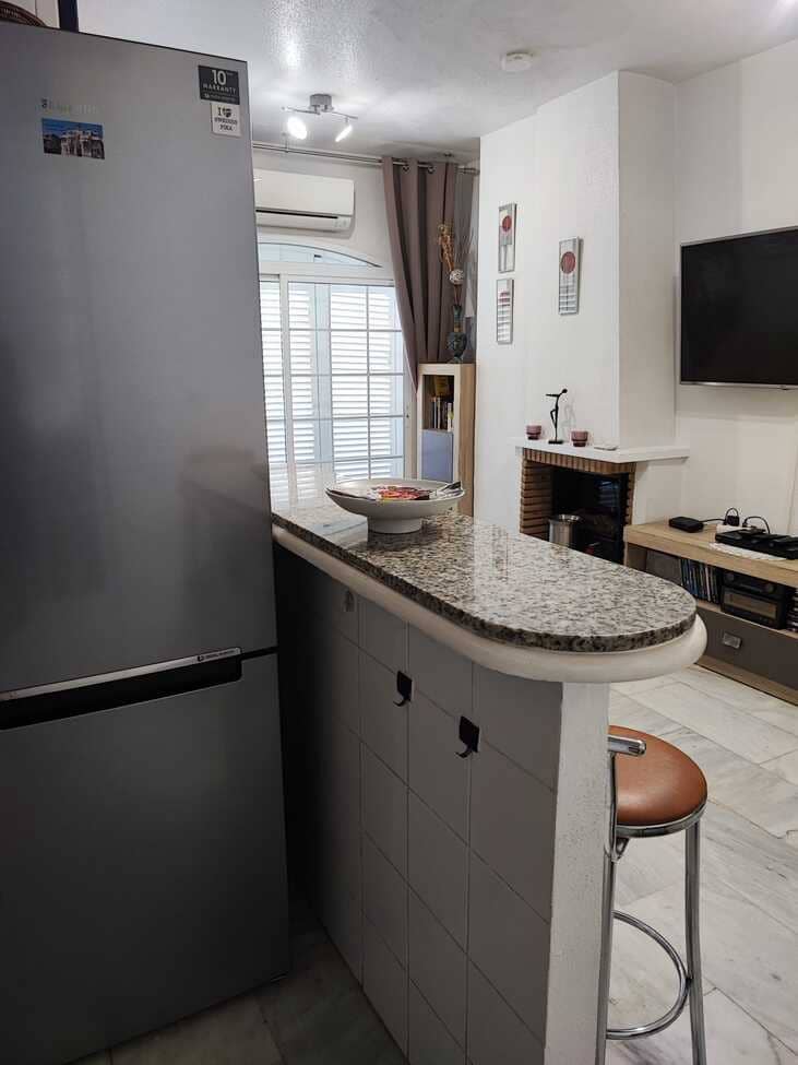 2 soveværelse Strandlejlighed til salg i Torrevieja med swimmingpool garage - € 269.000 (Ref: 9459764)