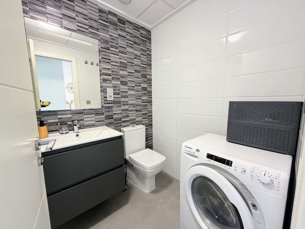 Apartamento de 2 habitaciones en Pilar de la Horadada en venta con piscina garaje - 219.900 € (Ref: 9461963)