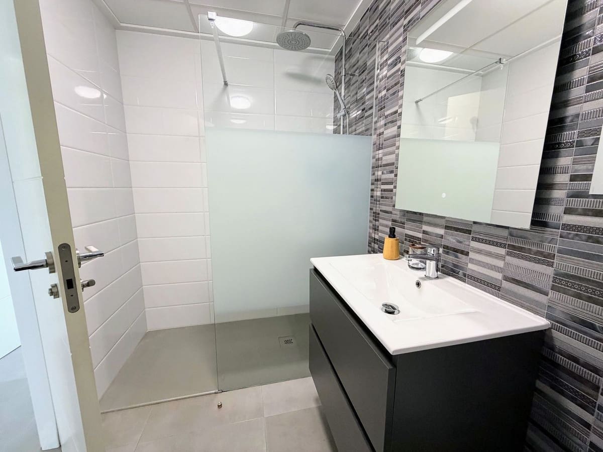 Apartamento de 2 habitaciones en Pilar de la Horadada en venta con piscina garaje - 219.900 € (Ref: 9461963)